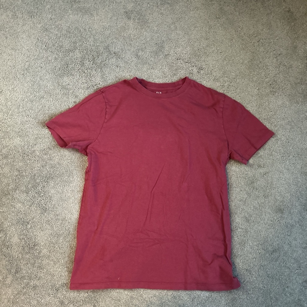 Mens red gap shirt
